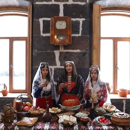גיומרי Guesthouse Emma מראה חיצוני תמונה