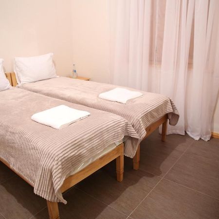 גיומרי Guesthouse Emma מראה חיצוני תמונה