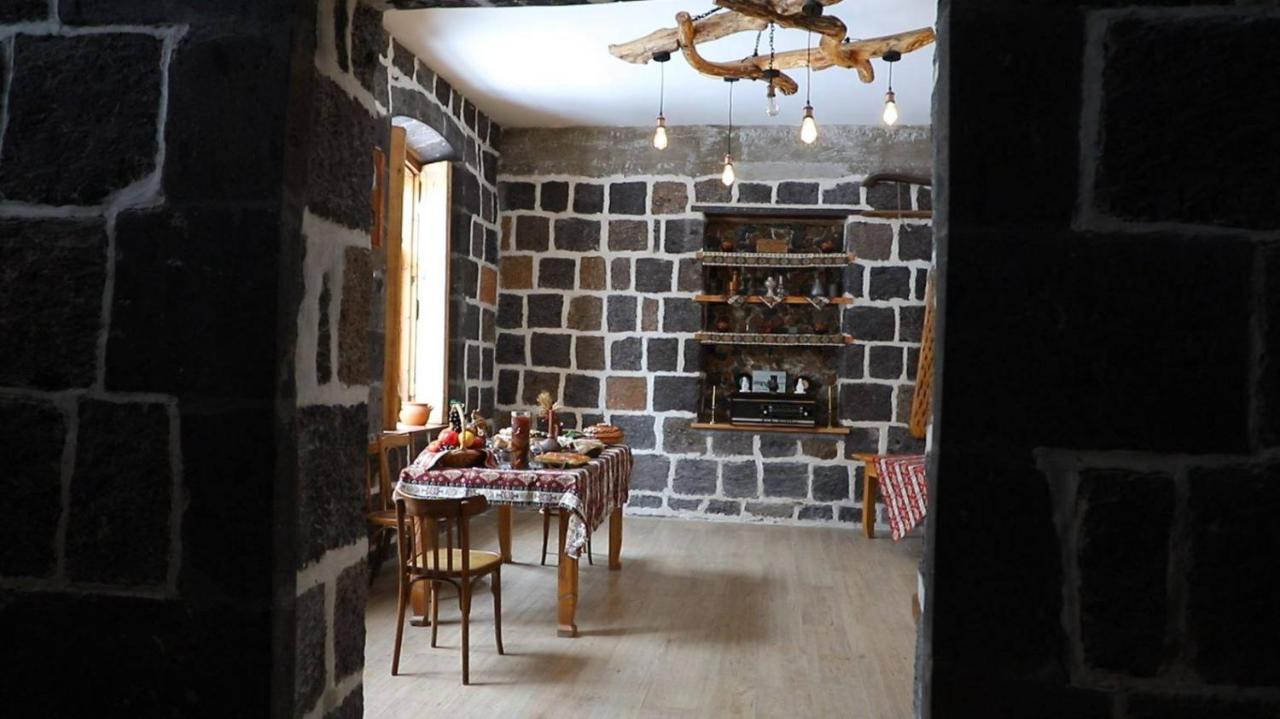 גיומרי Guesthouse Emma מראה חיצוני תמונה