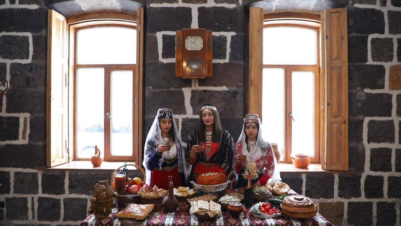 גיומרי Guesthouse Emma מראה חיצוני תמונה