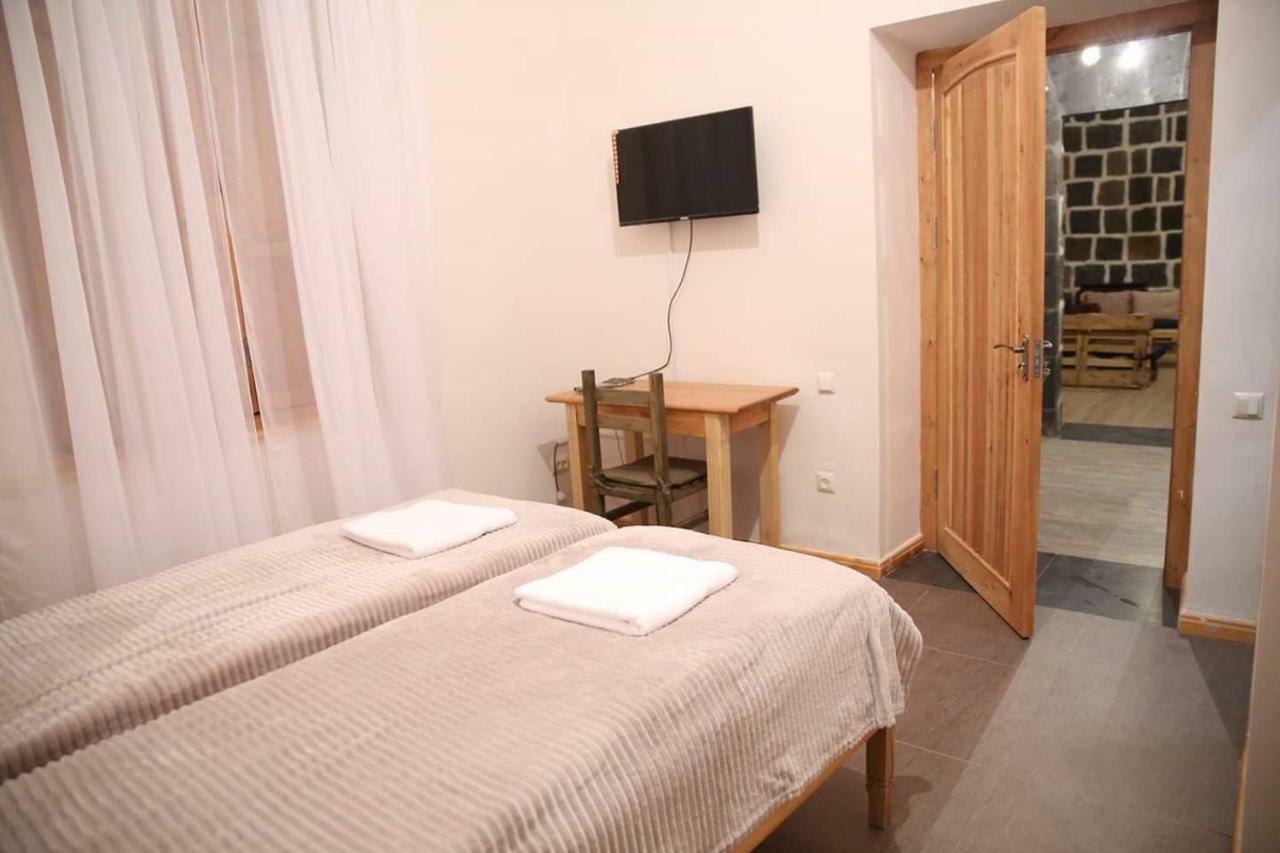 גיומרי Guesthouse Emma מראה חיצוני תמונה